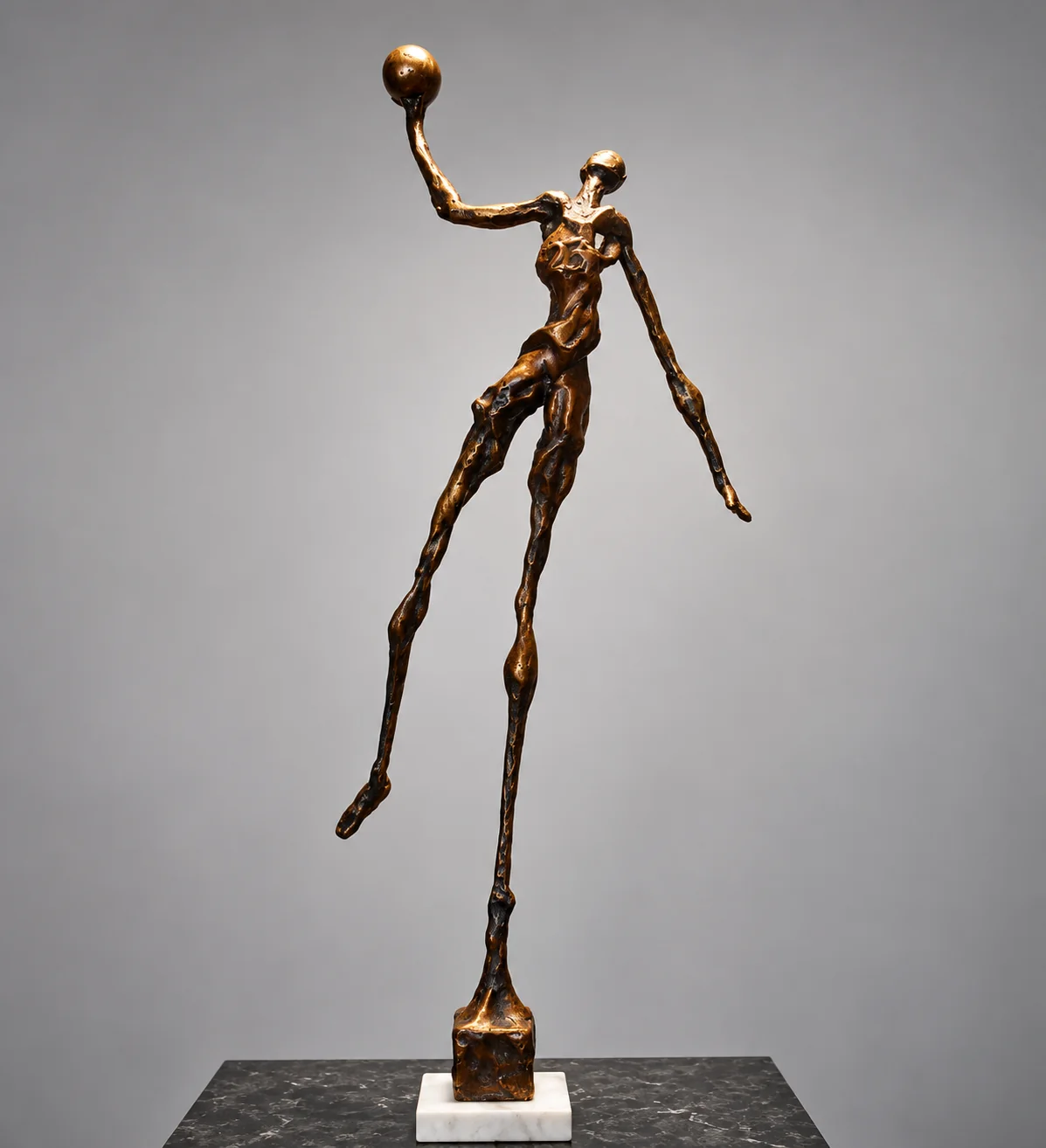 Original sculpture by Humberto Busto: Michael Jordan